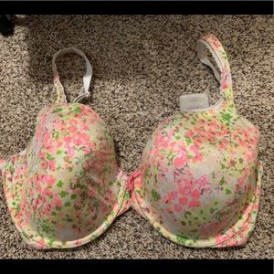 34DDD Victoria’s secret’s bra